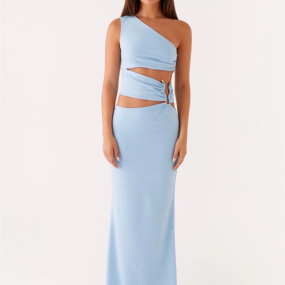 One-Shoulder Blue Dress